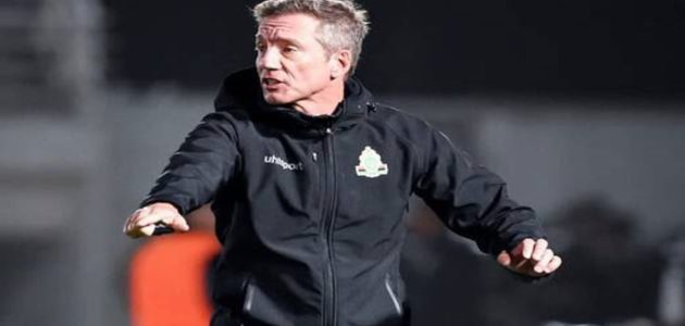 سانتوس يقطع وعدا لأنصار الجيش